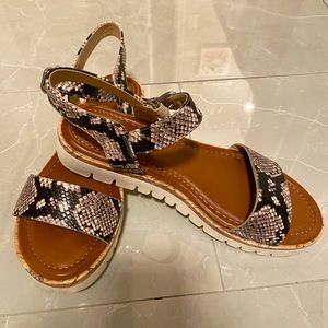 Unisa snake print sandal